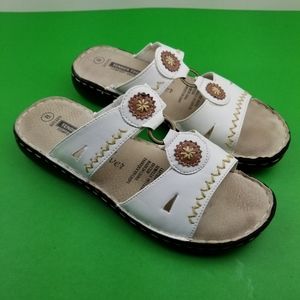 Tender Tootsies Silver "Koleen" Slip On Slides